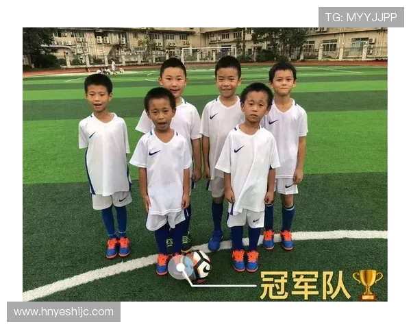 我的偶像是足球明星:他们如何影响我的人生与梦想 我的偶像是足球明星:他们如何影响我的人生与梦想