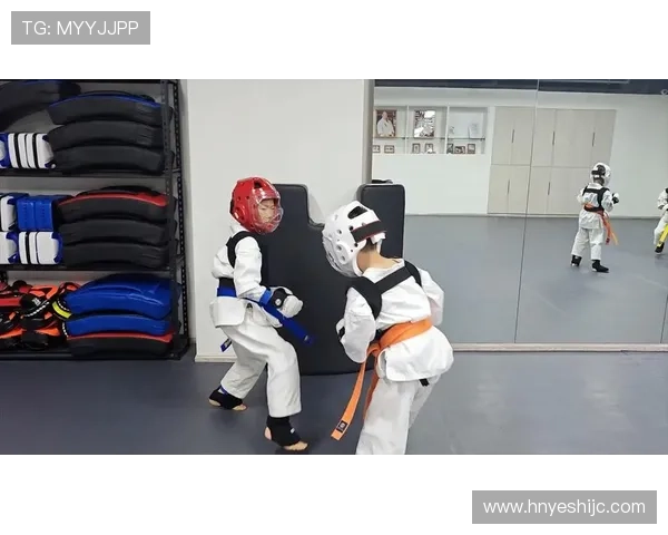 空手道基本动作要领解析与训练技巧提升指南 空手道基本动作要领解析与训练技巧提升指南